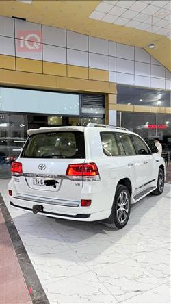 تويوتا لاندكروزر